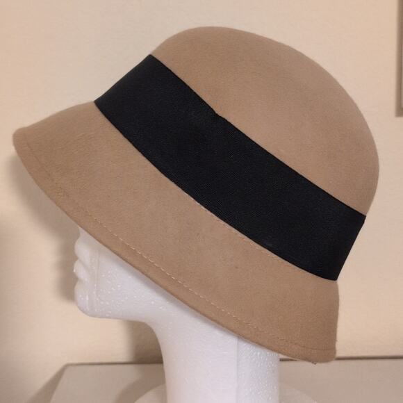 Elegant Tan Cloche Hat with Black Ribbon Rosette Wool Fedora Black Church Hat - Picture 3 of 8